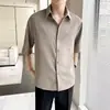 Camisa de Manga Curta com Gola Cubana em Waffles de Seda Gelo Masculina Yuppie Britânico Masculina Verão Manga Curta Fina Casual de Negócios