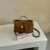 Bolso de hombro de bolos de alta gama para mujer, nuevo bolso cruzado de moda versátil para el otoño con estampado de leopardo en ante