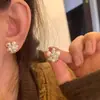 Pendientes de Flor de Perla y Zirconia de Alto Gama Estilo Francés para Mujer, Lujo Ligero, Elegantes, Delicados, a la Moda, Versátiles y Únicos para el Trabajo