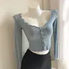 Top T-shirt estilo retrô justo para garota popular com bordas franzidas, jaqueta cardigã de tricô com decote V emagrecedor