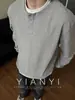 Eme Masculino Primavera e Outono Estilo Old Money Retrô Falso Duas Peças Waffle Confortável Gola Henley Camiseta de Tricô Manga Longa Top