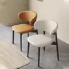 Silla de comedor minimalista italiana para uso doméstico, silla de comedor retro francesa simple moderna, silla de diseñador de lujo ligero de alta gama con respaldo