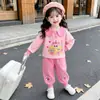 Conjunto Infantil Outono 2026 Nova Moda Calça de Moletom Cartoon Infantil Conjunto de Duas Peças Menina Casual Roupa de Primavera e Outono