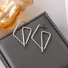 Pendientes de acero inoxidable personalizados estilo minimalista ins europeo y americano, diseño de triángulo geométrico, pendientes de acero de titanio de moda y que no se decoloran