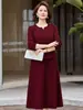 Elegante y juvenil vestido para madres, adecuado para otoño e invierno, diseñado para mujeres de mediana edad y mayores, perfecto para ocasiones de primavera y otoño, e ideal para suegras para llevar a bodas y banquetes
