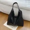 Bolsa Tote Popular de Moda de Nicho de Grande Capacidade para Mulheres 2025 Nova Retro Casual para o Dia a Dia Ombro Axila