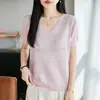 Camiseta básica de cuello en V para el día a día para primavera y verano, hecha de seda de hielo, camisa versátil de manga corta para mujer finamente elaborada con textura fresca, transpirable y elegante con detalles de ganchillo