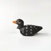 Pato Xiaojiang es una artesanía de madera puramente tallada a mano hecha de madera maciza, una pequeña decoración de animal para la sala de estar o el escritorio de la oficina
