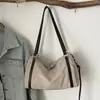 Estilo retro transfronterizo, acabado mate de alta gama, nueva colección otoño 2026, bolso moderno y versátil, gran capacidad, adecuado para ir al trabajo, bolso de hombro o bolso cruzado