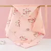 Manta Doudou de Veludo, Tipo Seda de Leite um Produto Materno e Infantil, Universal para Todas as Estações, Estilo Wrap, Modelo Fino para Bebês e Crianças, Adequado para Todas as Estações