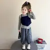 Conjunto de tres piezas para niña estilo coreano: camiseta básica y pantalón a cuadros, nuevo atuendo de moda para primavera y otoño 2026 para niñas pequeñas