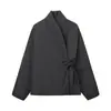 Venta al por mayor 2025 Otoño e Invierno Nuevo Moda Callejera Femenina Europea y Americana Chaqueta de Algodón Cruzada Estilo Kimono con Acabado de Alta Gama