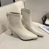 Botas de moda de salto fino para combinar com a nova saia de 2026, botas justas para primavera e outono, botinhas de salto alto bico fino para mulheres, estilo francês de nicho