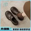 Novos Sapatos Mocassins Marrons para Mulheres Primavera e Outono de 2026, Sapatos de Couro com Solado Grosso, Sapatos Versáteis para Calçar