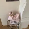 Bolso de Hombro Simple Estilo Coreano Nuevo 2026 para Mujer, Bolso Tote Versátil de Gran Capacidad con Lindo Colgante de Oso, Moderno para el Trabajo