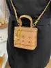 Bolsa mini personalizada para labiales transfronteriza 2026, nueva bolsa cruzada tachonada primavera/verano, bolso de hombro versátil y de moda para mujer