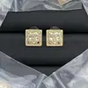 Aretes de Letra Doble C Estilo Chanel para Mujer, Aretes de Botón con Diseño de Nicho, Aretes de Lujo Ligero Inspirados en Chanel, Aguja de Plata