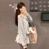 Moletom Cinza Estilo Preguiçoso Chic Coreano com Ombro Caído para Mulheres Outono e Inverno Laço de Renda Estilo Suave Top de Manga Longa com Forro de Lã