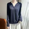 Camiseta Branca de Ombro Reto com Manga Longa para Mulheres, Novo Estilo de Moda 2026, Camisa Básica Versátil, Top Único e Bonito