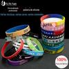 Pulseira de silicone por atacado personalizada impressão côncava-convexa lettering pulseira luminosa personalizada equipe pulseira de borracha luminosa