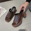 Sandálias Femininas para Exterior 2026 Nova Coleção Primavera/Verão Salto Alto Slip-On Salto Grosso Plataforma Branca Impermeável Chinelos Femininos