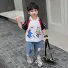 Traje de Verão Masculino com Lapela de Monstrinho Conjunto Casual Elegante Infantil de Duas Peças Roupas Estilosas para Bebê