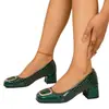 E-commerce transfronteiriço, tamanhos grandes, nova coleção primavera/outono 2026, sapatos femininos de salto alto da moda com bico quadrado, salto grosso e design de padrão de crocodilo