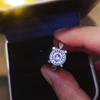 Moissanita Corte de 100 Facetas 3 Quilates Cauda de Andorinha Cabeça de Touro Europeu e Americano Transfronteiriço Venda Quente Cor D Diamante Gra com Certificado com Cartão Preto
