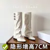 Botas de Calça de Salto Interno Apontadas para o Inverno de 2025 Femininas com Fivela de Cinto Cor Cáqui Acima do Joelho Salto Anabela Botas de Cavaleiro