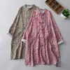 Foto Real de Chaqueta Artística de Algodón y Lino Estilo Nuevo de Primavera Retro Estampada Hebilla Holgada Manga de Murciélago Chaqueta de Longitud Media