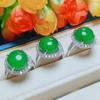 Atacado banhado a prata incrustado alto gelo fluorescente verde calcedônia cheio de diamante anel feminino ágata branca anel feminino jade bem-estar ao vivo