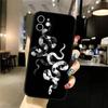 Funda para iPhone 16 con calavera, flor y serpiente
