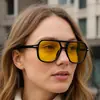 Óculos de Sol Casuais Tendência Estilo Coreano Moda Ponte Dupla Com Tachas Versátil Tendência Novos Óculos para Mulheres Óculos Europeus e Americanos