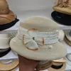 Sombrero Tejido de Lino Sintético Estilo Suave con Flores Tridimensionales, Sombrero de Pescador Vintage Elegante para Mujer, Sombrero de Paja