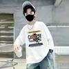 Camiseta de manga comprida de outono para meninos, novo modelo primavera e outono 2026, base de algodão puro, blusa infantil grande, moderna