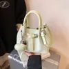Bolso Único Tejido a Mano para Mujer 2025 Nuevo de Moda Primavera Versátil Textura de Alta Calidad Bolso Cruzado Estilo Cesta