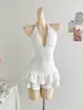 Vestido Halter Neck Estilo Europeu e Americano 2026 para Mulheres, Vestido de Verão Cor Sólida com Amarração na Cintura e Babados, Estilo de Férias