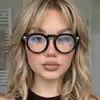 Óculos de Sol Europeus e Americanos com Armação Redonda para Mulheres, Novos Óculos de Sol Retrô Estilo Ins Moda de Rua, Óculos Personalizados Tendência com Tachas para Homens