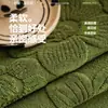 Almofada de sofá em veludo jacquard retrô, adequada para todas as estações, novo design de 2026, com toque luxuoso e apresenta design fixo antiderrapante para sofás de couro