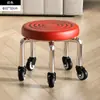 Banqueta Baixa Doméstica com Rodízios Giratórios, Banquinho Pequeno para Crianças Aprendendo a Andar, Banqueta para Manicure e Costura, Banquinho Pequeno