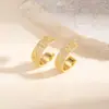 Brincos Europeus de Indústria Pesada em Forma de C com Diamantes Inteiros Flor de Zircônia Inlaid em Cobre Micro-inlaid Ear Cuffs Brincos de Luxo Leve com Toque de Alta Qualidade Venda por Atacado