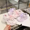 Tênis Feminino 2026 Primavera/Verão Novos Sapatos de Malha Infantis Estilo Coreano Moda Laço de Cadarço Tênis Pai