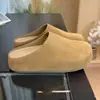 Mules tipo Birkenstock con plataforma interior para aumentar altura, modelo nuevo otoño/invierno 2025, mules tipo Birkenstock slip-on "papa pequeña" para mujer, pantuflas de punta cerrada