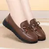 Mocasines cómodos, de suela gruesa y piso suave para mujeres de mediana edad y mayores, con diseño de lazo, adecuados para primavera y otoño, zapatos casuales de piel, se venden por par