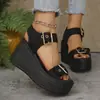 Sandálias de Grande Tamanho para Mulheres para Comércio Exterior Transfronteiriço Novo Estilo Europeu e Americano Peep-Toe Salto Anabela Tira Única Sapatos Femininos 2026