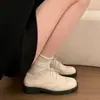 Zapatos Brogue Retro para Mujer 2026 Primavera y Otoño Nuevos Versátiles Estilo Británico con Cordones Planos de Cuero para Combinar con Faldas