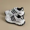 Zapatillas de entrenamiento alemanas súper populares, versátiles, de suela gruesa, para mujer, nuevo modelo otoño 2026, deportivas casuales de malla transpirables antideslizantes, zapatillas Forrest Gump