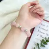 Novo Bracelete de Cristal Rosa Creme para Mulheres, Joia de Cristal Rosa de Alto Padrão de Nicho, Doce Bracelete de Cristal Rosa para Mulheres