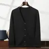 Suéter de cachemira con cuello en V para hombre, estilo urbano simple, adecuado para papás, se usa como prenda exterior, suéter de punto cálido, cárdigan ligero de cachemira de lujo