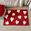 Tapete de chão em forma de coração de veludo vermelho estilo coreano transfronteiriço, tapete de cabeceira de quarto, tapete de banheiro tuftado antiderrapante absorvente de água